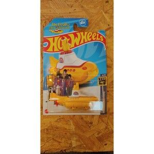 Hot Wheels The Beatles Yellow Submarine Yellow #127 - 2023 HW Screen Time